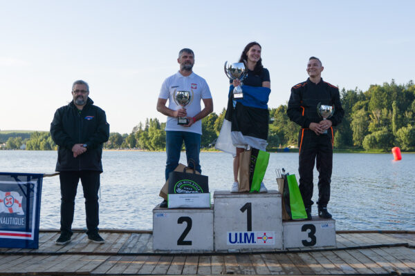 Pódium kluzáků F125: P1 Sanna Aaslav-Kassik (EST), P2 Marek Kecinski (POL) a P3 Marek Peeba (EST), HydroGP Jedovnice 2021