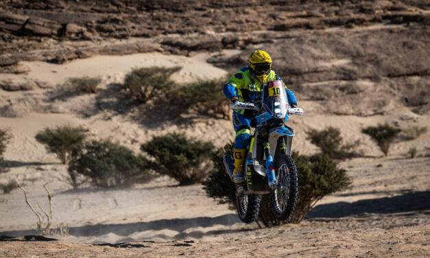 Dakar/11: Michka před vyřazením z Dakaru zachránil Ekvádorec, půjčil mu kolo