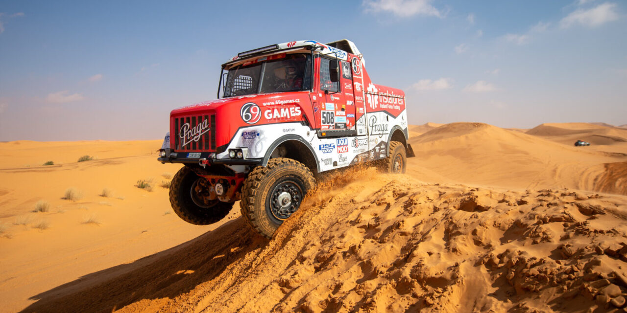 Dakar/3: Lopraise přibrzdil defekt, ale drží páté místo