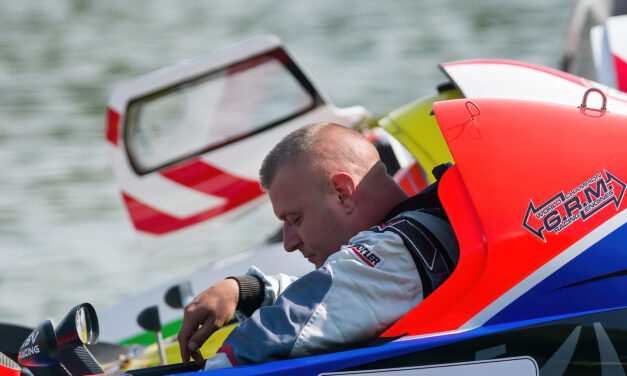HydroGP: Robert Hencz, mistr světa 2020 UIM Formule 500, je po&nbsp;těžké havárii zpět v&nbsp;boji o&nbsp;titul