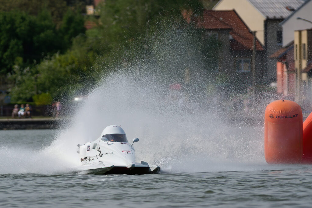 #29 Attila Havas (HUN), měřený trénink F500, UIM – Mistrovství světa motorových člunů Jedovnice 2022