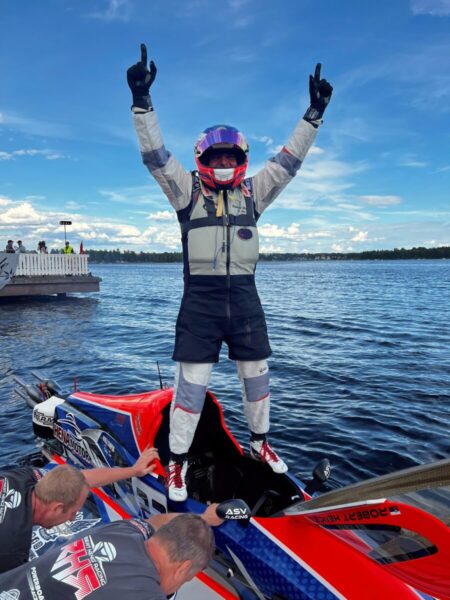 Šťastný vítěz UIM F500 #23 Robert Hencz (SVK), UIM WC Mora 2022, Švédsko