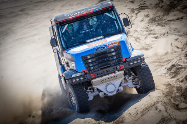 #523 Albert Llovera, Margot Llobera a Petr Vojkovský, Ford Cargo, Fesh Fesh Team, Dakar 2023