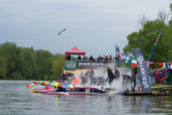 Start #9 Wayne Turner (GBR)