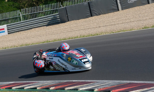 FIM/IDM Sidecar: Bratři Birchallové vyhráli sprint v&nbsp;Mostě