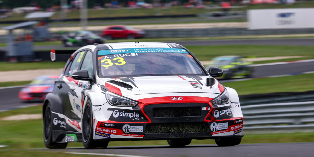 TCR Eastern Europe: Homola a&nbsp;Bucsi se dělí o&nbsp;výhry i&nbsp;na&nbsp;Slovakiaringu